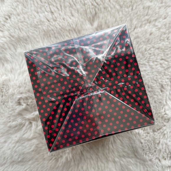 Marc Jacobs Daisy Dot Discontinued RARE 50ml Seal - Picture 3 of 4